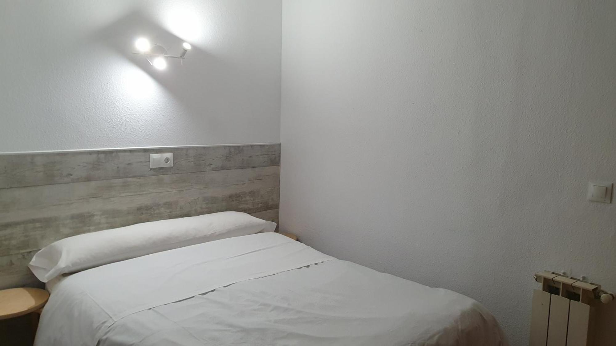 Hostal Ginebra -Madrid Centro Gran Via Sol- ภายนอก รูปภาพ
