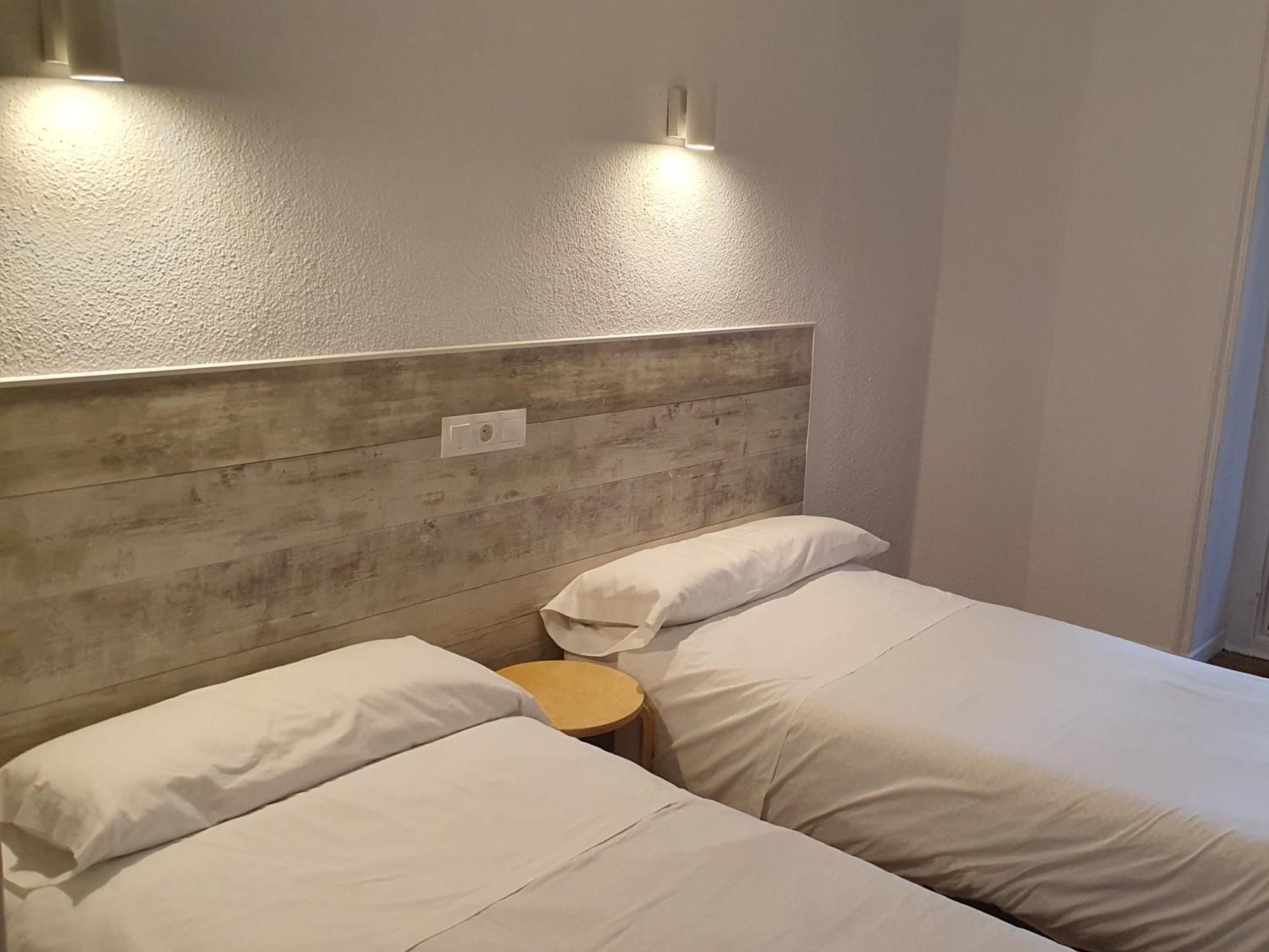 Hostal Ginebra -Madrid Centro Gran Via Sol- ภายนอก รูปภาพ
